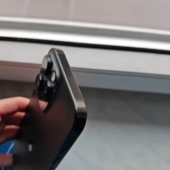 Iphone 16 Pro Max 256 GB - Picture 3 of 5